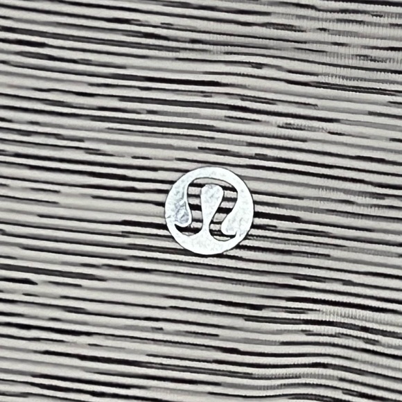 Lululemon Train Times 7/8 tight size 4 25” - Picture 8 of 9